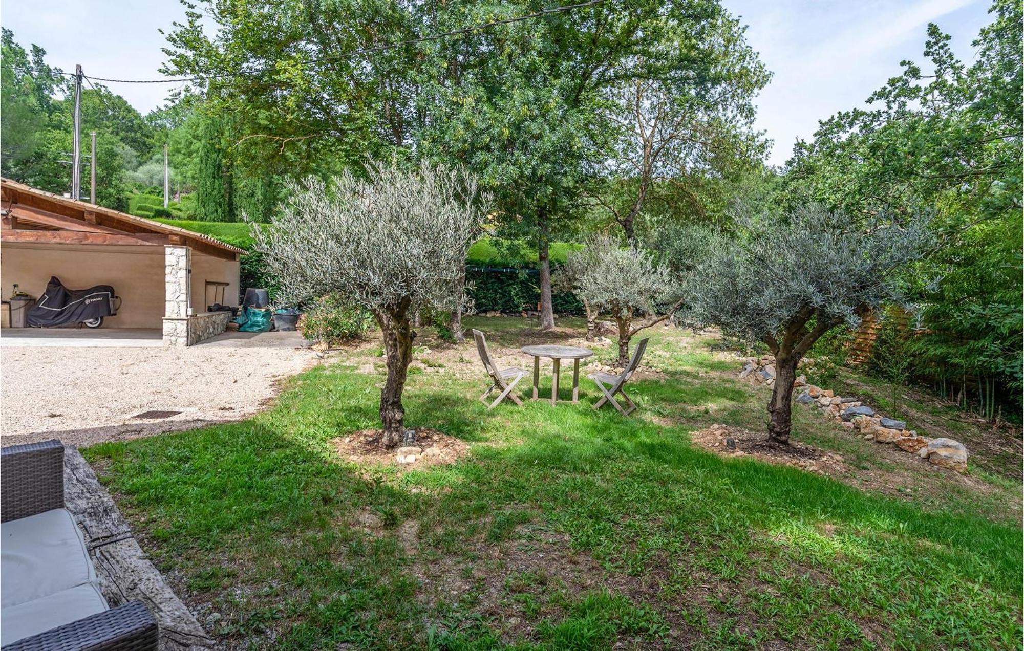 Villamombetti Montauroux Buitenkant foto